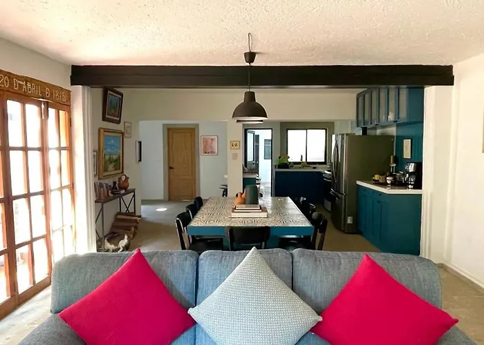 Homestay Quinta Leal Daniela